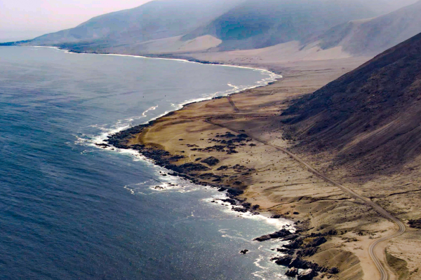 AES ingresa a evaluación ambiental su primer proyecto a escala industrial de hidrógeno verde en Chile con multimillonaria inversión