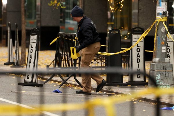 Detienen a sospecho por asesinato de ejecutivo de seguros en Manhattan