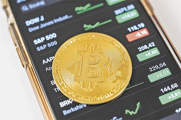 Histórico: bitcoin alcanza la marca de los US$ 100 mil