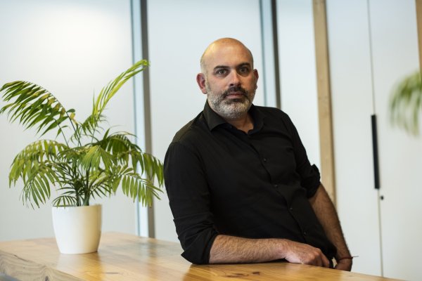 Roberto Izikson y nivel de aprobación de Boric