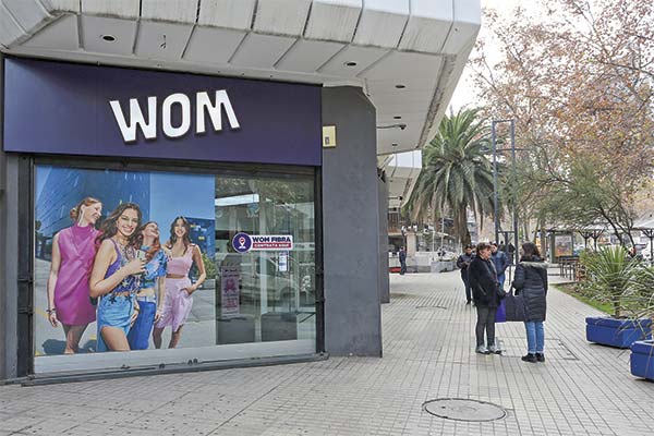 WOM anuncia acuerdo con Grupo Ad Hoc para reestructuración