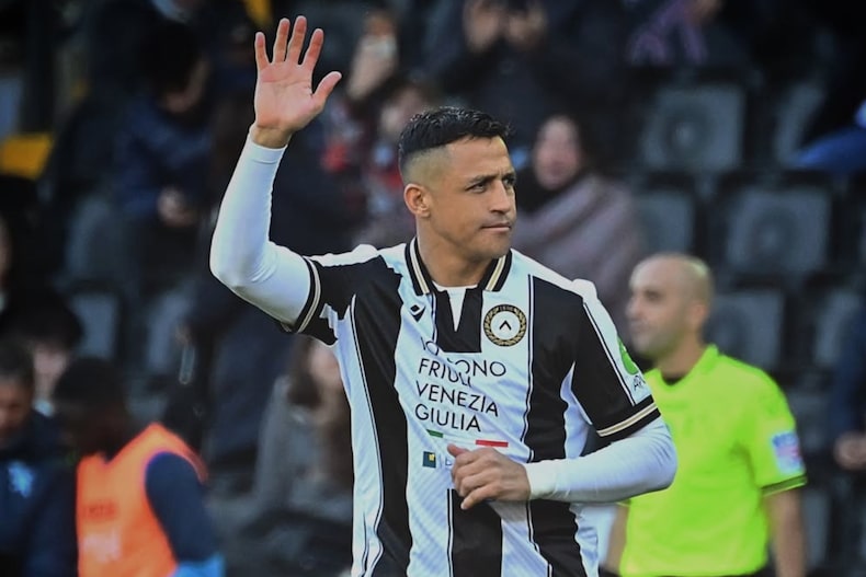 Alexis Sánchez jugó nuevamente en Udinese.