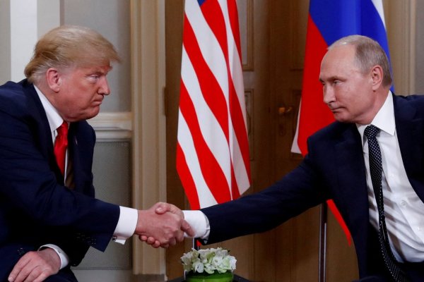 Trump acuerda con Putin negociar sobre un posible fin de la guerra en Ucrania: luego informará a Zelenski