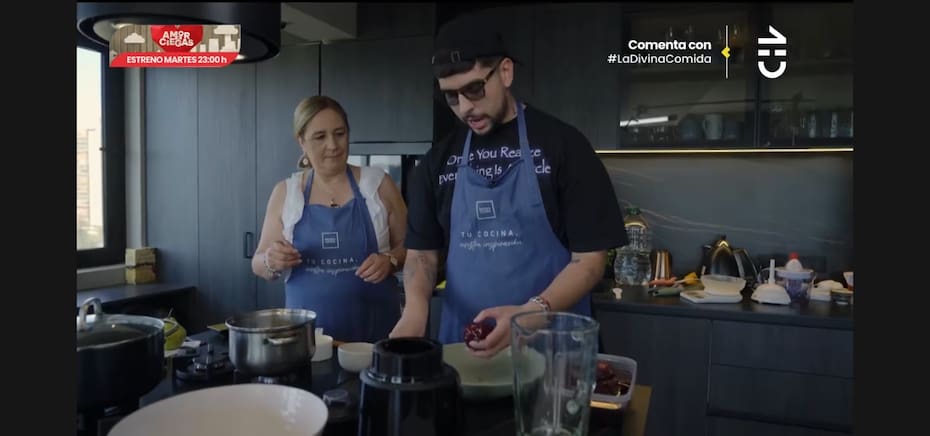 Su madre y su novia tuvieron breves apariciones en el programa. 