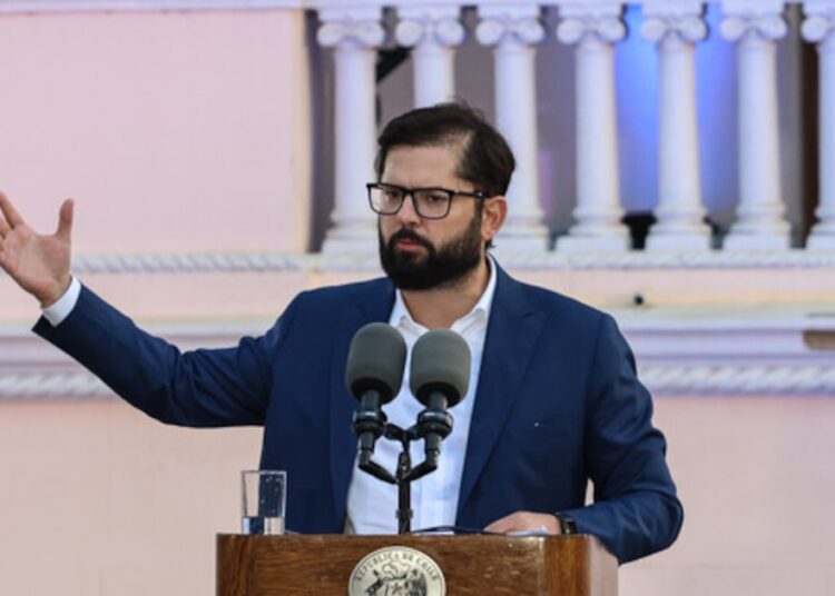 Boric critica a senadores por lento avance de Ley de Seguridad Municipal