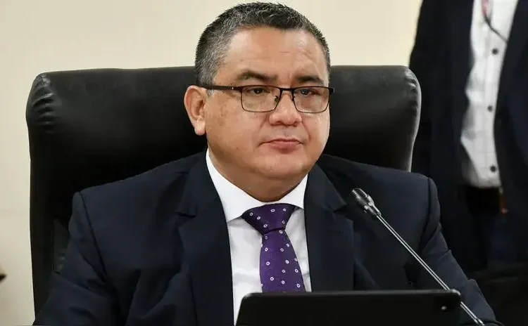 Gobierno autoriza a Santiváñez a viajar a Europa del 3 al 9 de marzo para cumplir actividades oficiales