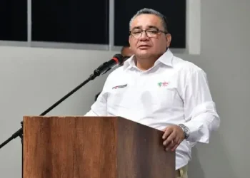 Juan Santiváñez admite haber tenido acceso a un reportaje antes de su difusión, que lo vincula con caso de presunta coima a jueces y fiscales