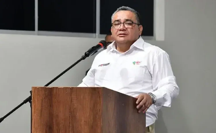 Juan Santiváñez admite haber tenido acceso a un reportaje antes de su difusión, que lo vincula con caso de presunta coima a jueces y fiscales