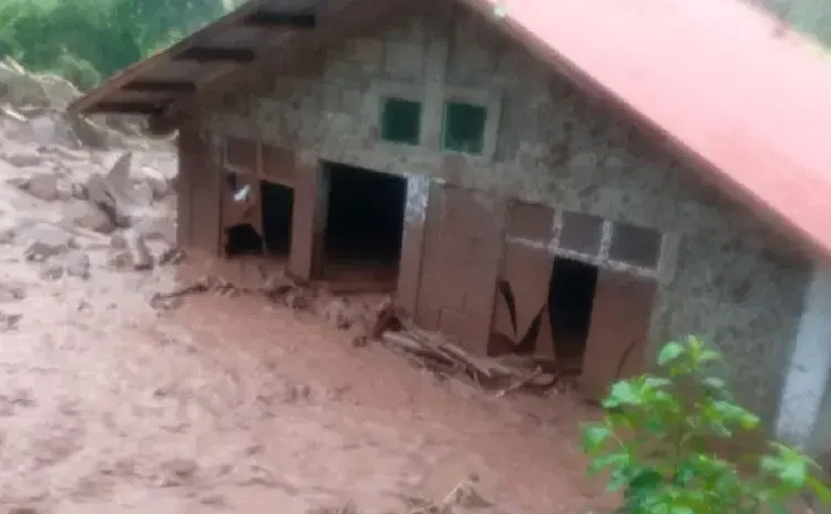 Junín: más de 50 familias de tres comunidades fueron afectadas tras el desborde de un río a causa de las lluvias