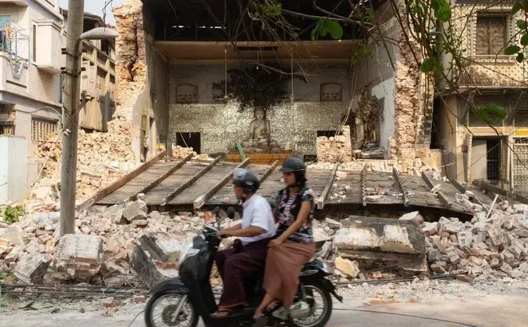 La junta militar de Birmania cifra en casi 700 los muertos en Mandalay por el terremoto