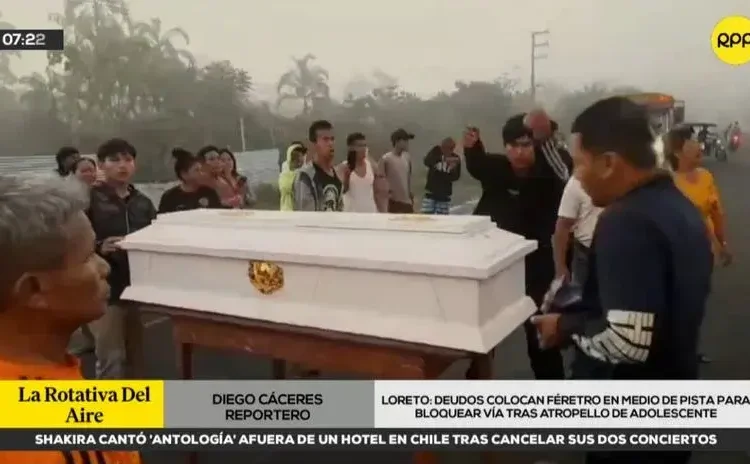 Loreto: colocan féretro en medio de carretera para bloquearla y exigir justicia por muerte de adolescente