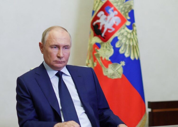 Putin visita base en Kursk y da casi por derrotada ofensiva de Ucrania