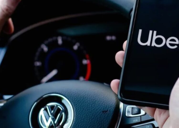 Uber critica nueva ley de plataformas y escribe carta al embajador de Chile en Estados Unidos