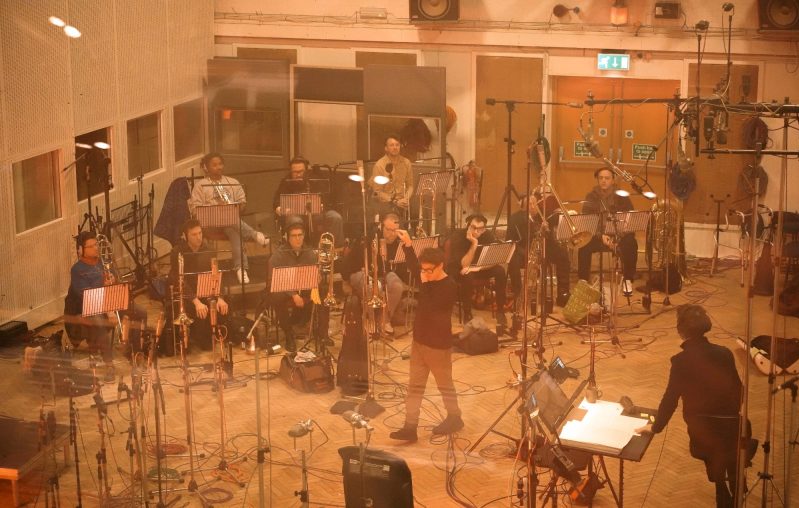 Ellos son lux Son Lux también compusieron la banda sonora de 'Everything Everywhere al mismo tiempo', un Oscar nominado en 2023.