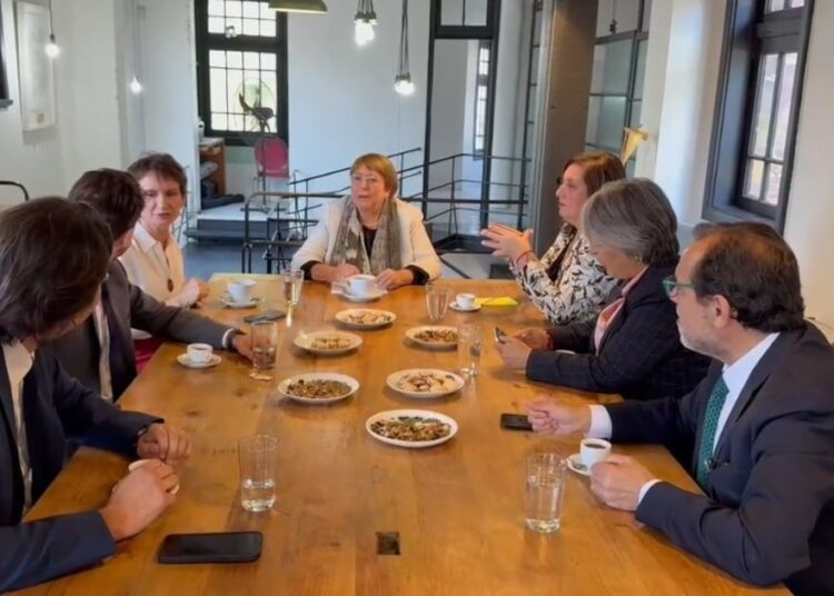 Bachelet concreta cita con candidatos presidenciales del oficialismo