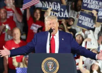 Estados Unidos: Donald Trump celebra con su gabinete sus primeros 100 días y culpa a Biden del “caos” económico