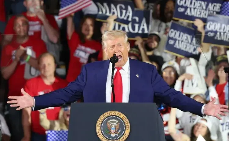 Estados Unidos: Donald Trump celebra con su gabinete sus primeros 100 días y culpa a Biden del “caos” económico