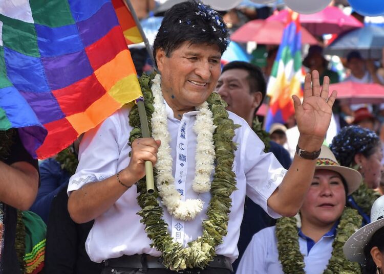 Jueza boliviana anula orden de captura y cargos por trata de personas contra expresidente Evo Morales