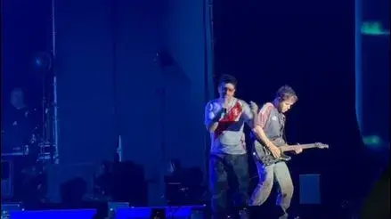 Erreway usó camisetas perúes durante la interpretación de 'inmortal' [VIDEO]