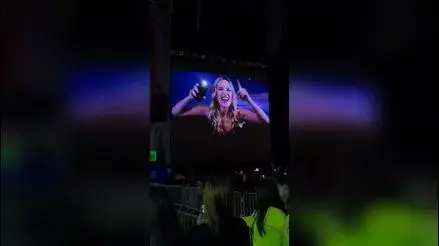 Luisana Lopilaato estuvo presente en el show de Erreway con un mensaje sorpresa para Perú [VIDEO]
