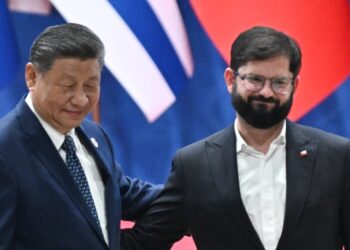 Boric se reúne con Xi Jinping en China: “Las guerras comerciales no son la manera de enfrentar nuestros problemas”