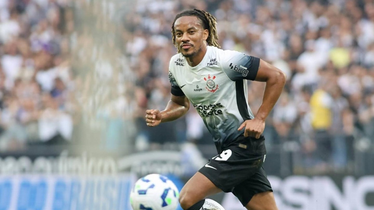 En Inglaterra, André Carrillo era parte del Watford.