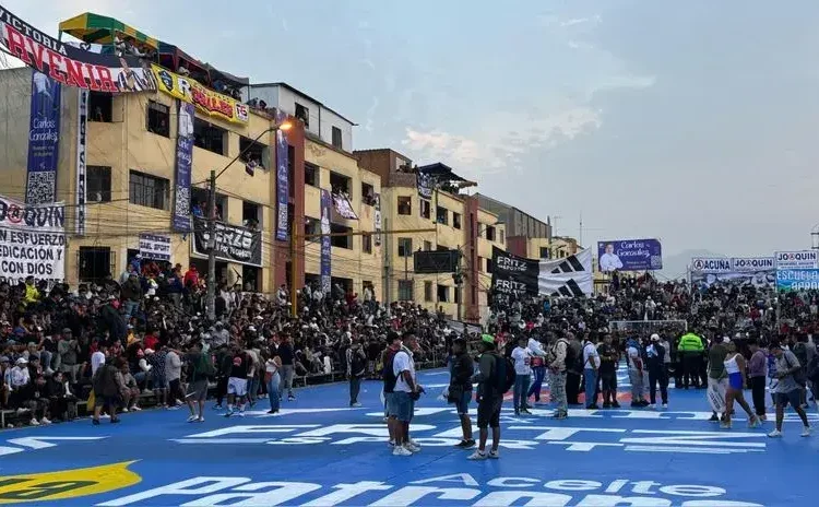 Así se vive el ambiente en las tribunas en el tradicional 'Mundialito de El Porvenir' en La Victoria [FOTOS]