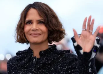 Cannes 2025: Halle Berry se vio obligada a cambiar su vestido por las nuevas normas del evento