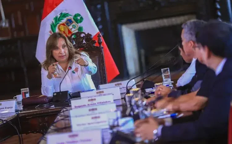 Caso de cirugías estéticas: Andy Carrión dice es poco probable que se habilite la moción de vacancia contra Dina Boluarte