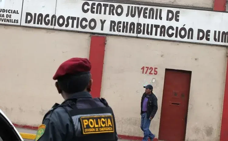 Centros de rehabilitación de menores “son como escuelas del crimen”, señala Andy Carrión