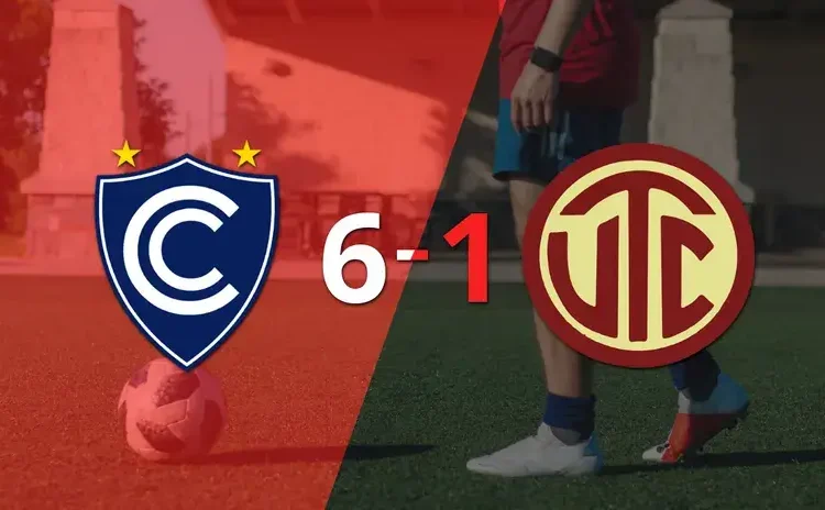 Cienciano triunfa 6-1 gracias a los dobletes de Gaspar Gentile y Beto da Silva