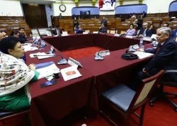Comisión de Constitución aprueba dictamen para restablecer la inmunidad parlamentaria