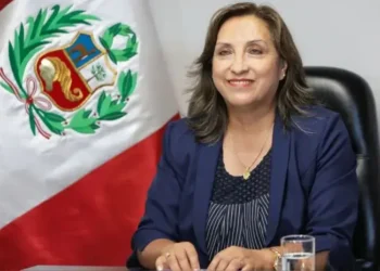 Dina Boluarte: MEF plantea aumentar a más de 35 mil soles mensuales sueldo de presidenta a pedido de la PCM
