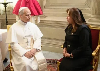 Dina Boluarte asegura que invitó al papa León XIV a visitar el Perú durante encuentro en el Vaticano
