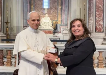 Dina Boluarte tuvo audiencia extraordinaria con el papa León XIV en la sacristía de la Basílica de San Pedro