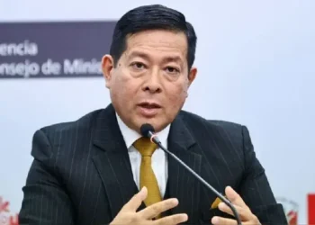 Eduardo Arana anuncia cambios a la política del Gobierno de cara al voto de confianza