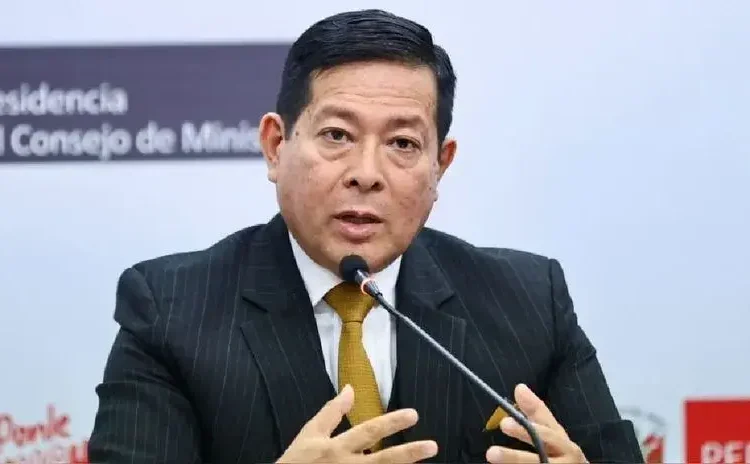 Eduardo Arana anuncia cambios a la política del Gobierno de cara al voto de confianza