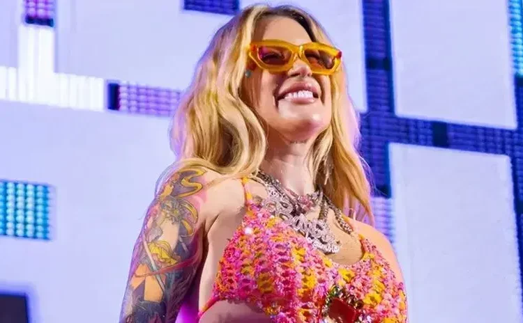 “Ella tiene 18 millones de vistas, yo he cobrado 6 soles”