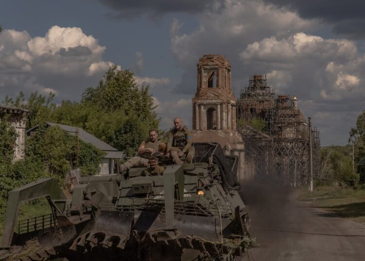 Horas antes de las conversaciones en Turquía, Rusia anuncia que tomó el control de dos localidades en el este de Ucrania