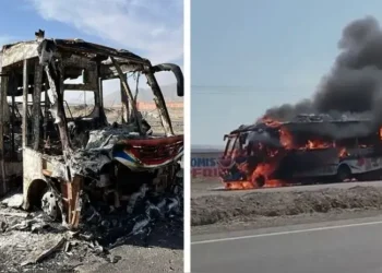 La Libertad: bus con pasajeros se incendió en plena Panamericana Norte tras falla mecánica