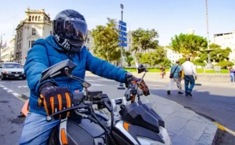 MTC: a partir de este jueves motociclistas de Lima están obligados a usar casco certificado y chalecos