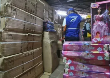 Municipalidad de Lima señala que almacenes informales serían controlados por una banda criminal