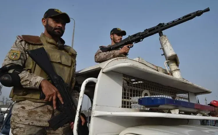 Pakistán cierra su espacio aéreo en medio de los ataques cruzados de drones con la India