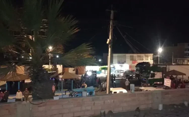 Pobladores bloquean carretera Panamericana Sur tras enfrentamientos con mineros informales