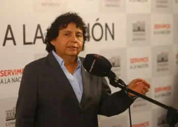 Susel Paredes: Ética aprueba investigación por supuestamente promover que personas trans usen baños del Congreso