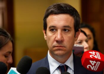 Ramírez responde a acusaciones de Aguilar y califica de “gran irresponsabilidad” cuestionar el actuar de Contraloría