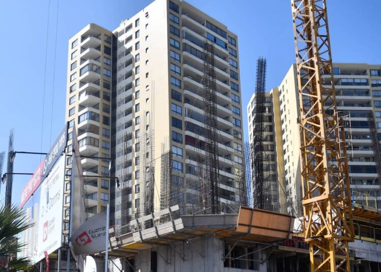 El avance económico de las mujeres y el costo invisible del cuidado