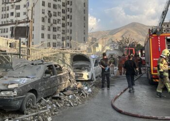 Irán responde con drones a ofensiva israelí en Teherán