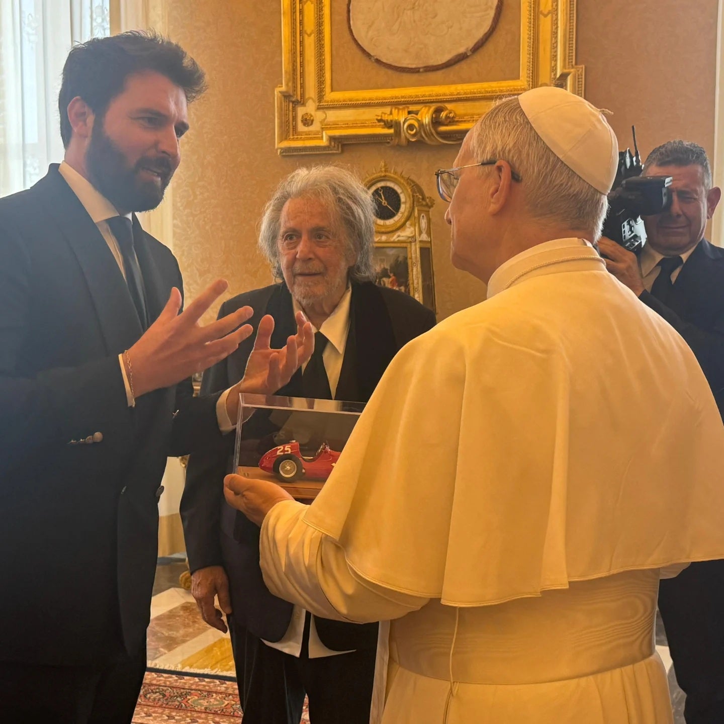 Al Pacino describió su encuentro con el Papa Leo XIV como uno de los momentos más conmovedores de su vida.