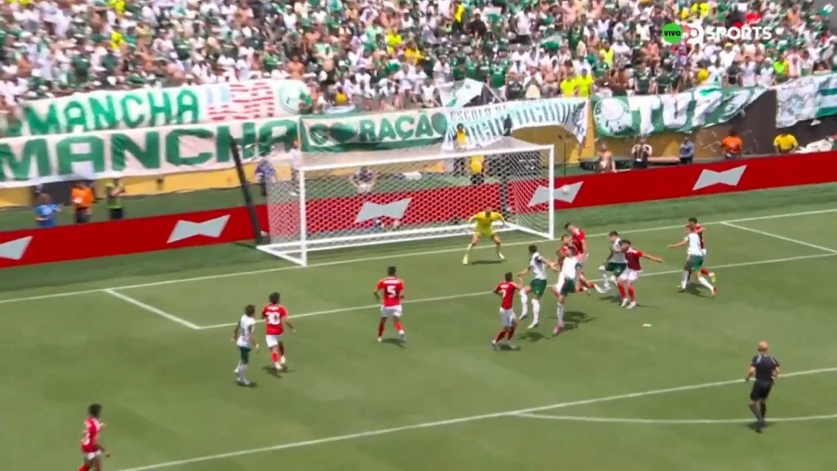 El blooper inusual de un jugador de Ahly le dio ventaja a Palmeiras en la Copa Mundial de Clubes